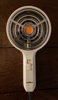 Vysoušeč vlasů ze 70. let "Euras Sonnenwind"