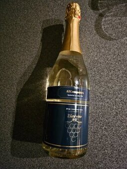 Suché šumivé víno doplň.o plátky 23karát. zlata