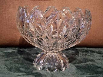 Skleněná mísa na nožce - průměr 22cm, výška 18cm