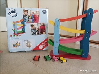 Small foot Dřevěná závodní dráha 4 autíčka