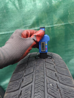 Prodám 2x Celoroční pneumatika Michelin 195/65 R15