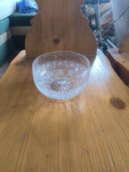 Broušená dekorační miska