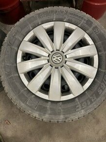 Ocelové disky 16” s poklicemi  VW a pneu.