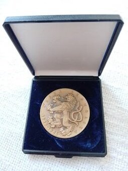 DEKRET A VÝROČNÍ MEDAILE 55. VÝROČÍ KONCE II. SVĚTOVÉ VÁLKY