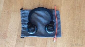 Sluchátka JBL