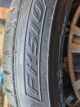 1ks Falken 225/40 R19 93Y FR