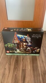 Lego 21325 Středověká kovárna - 1