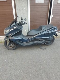 Piaggio x 10,125