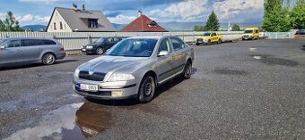Octavia 2 2007 1.6 benzín.