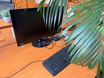 LCD monitory + klávesnice - 1