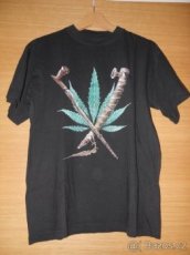 Černé triko cannabis - velikost M