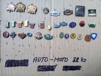 Odznaky auto-moto 32 kusů .