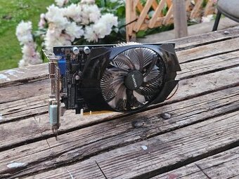 Gigabyte HD 7750 2 GB - 1