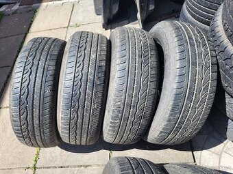 185/60 R15 Dunlop