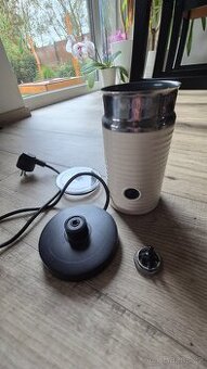 Šlehač mléka Nespresso