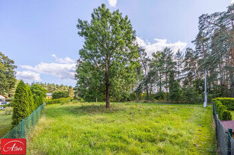 Rovinatý pozemek v krásné, zelené lokalitě - Ploužnice p. R.