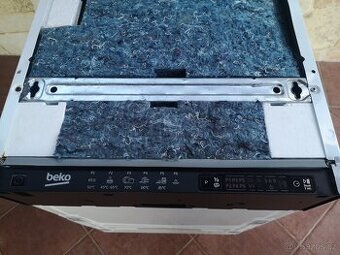 Vestavná myčka Beko 45cm