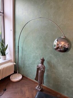 Kovová lampa stojací zn. Butlers