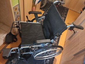 Invalidní vozík