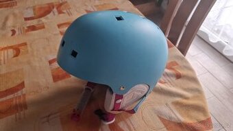 Dětská / dámská helma na lyže