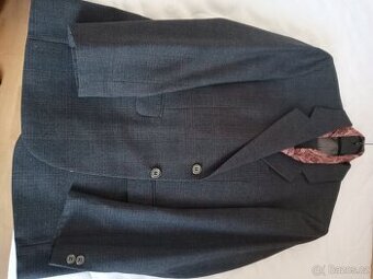 Staré pánské obleky