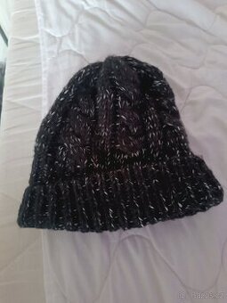 Dámská vlněná čepice