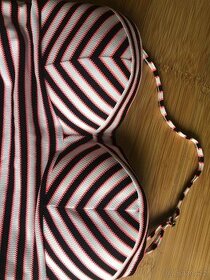 Jednodilne elegantní plavky