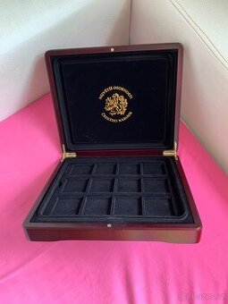 Krásný pořadač na mince Novy