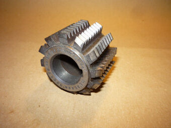 Fréza odvalovací pro evolventní ozubení