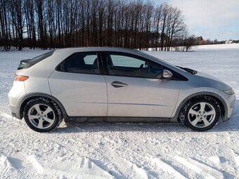 Honda Civic 8g 1,8 (103kw)