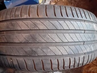 Prodám Sadu pneu 235/45/18 Michelin Zimni