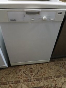 Myčka nádobí Miele