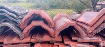 Hřebenáče na střechu různé