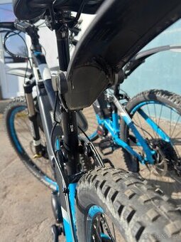 Horské elektrokolo celoodpružené