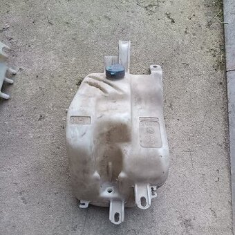 Fiat bravo nádobka ostřikovačů