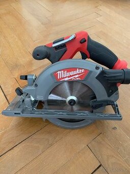 Aku kotoučová pila Milwaukee M18 FUEL CCS55 + baterie + nabí