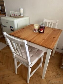 Jídelní stůl a židle Ikea