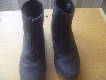 kožené jezdecké boty/perka zn. QHP vel. 33