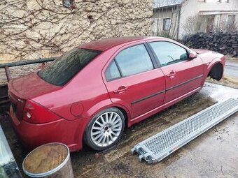 Ford mondeo st220