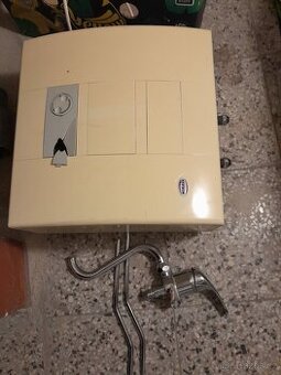 OHŘÍVAČ VODY MIRAVA 2,5 kW/10 l