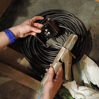 Elektrický kabel, držák, kleště na elektrody