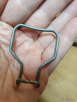 Stahovák krytu kola (poklice), originální díl Opel