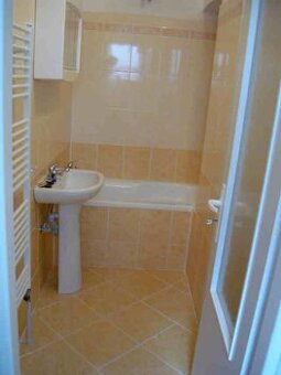 Pronájem bytu 1+1 Třeboň, 10 500 Kč/měs. komplet včetně všec