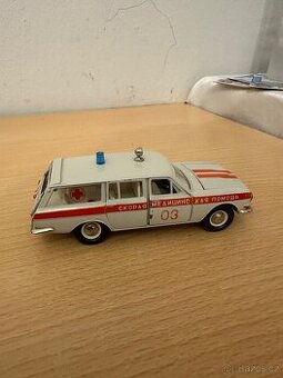GAZ-24 Volga Sanitka 1:43