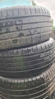 245/50 zr18