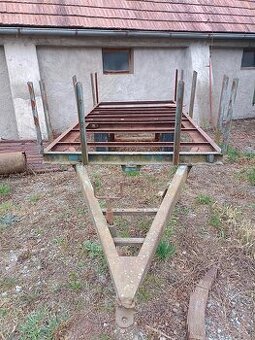 Velký podvozek , nosnost 2,5 tuny