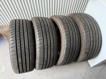 Goodyear 215 45 r18