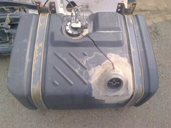 Nádrž – Renault - ORIGINAL - kompletní - PLAST - 495,-Kč