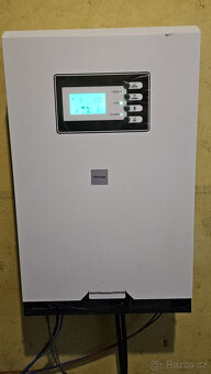 Ostrovní fotovoltaický hybridní střídač /měnič  5,5kW 48V