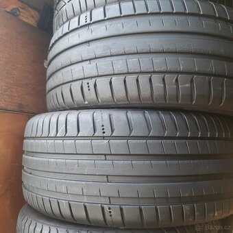 235/40/19 Michelin 2ks 7mm
